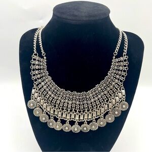 Atterri Elegant Silver Statement Necklace